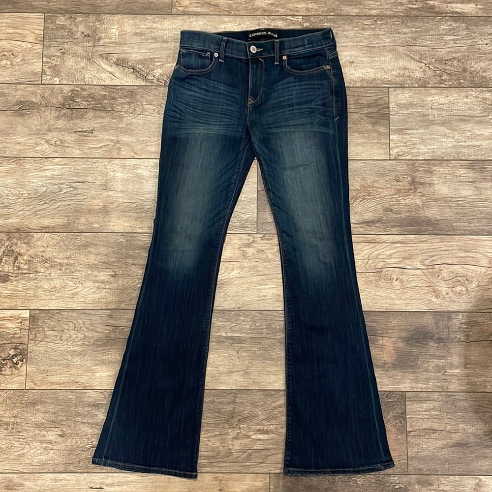 Express Slim Flare Mia Mid Rise size 6 regular